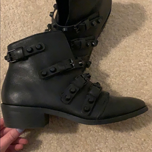 Worn once - Picture 2 of 2